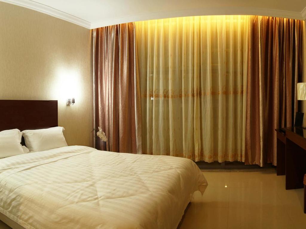 באגויו Baguio Crown Legacy Hotel חדר תמונה