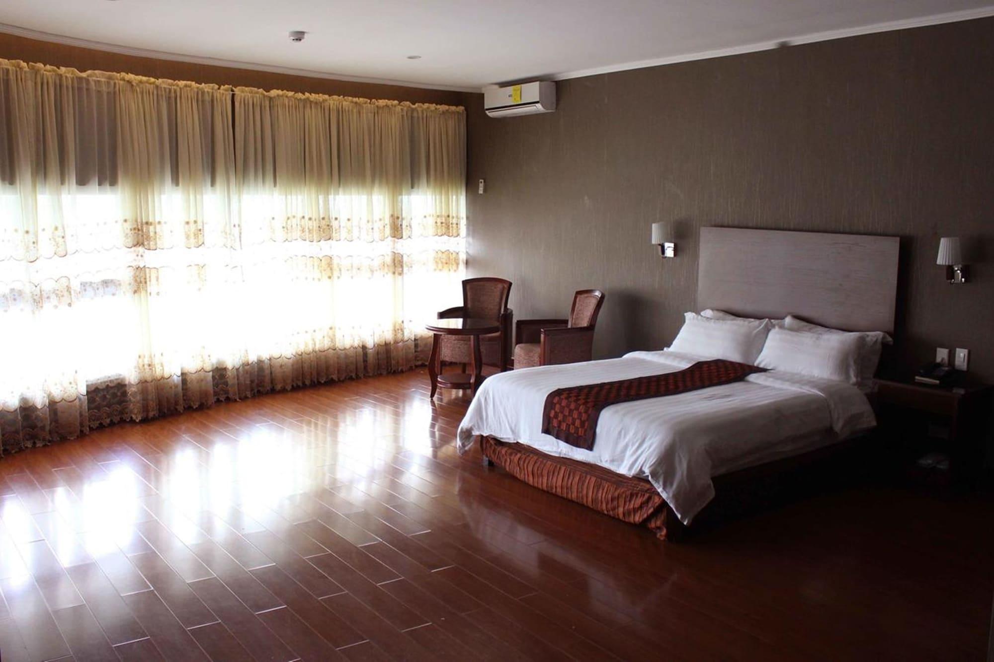 באגויו Baguio Crown Legacy Hotel מראה חיצוני תמונה