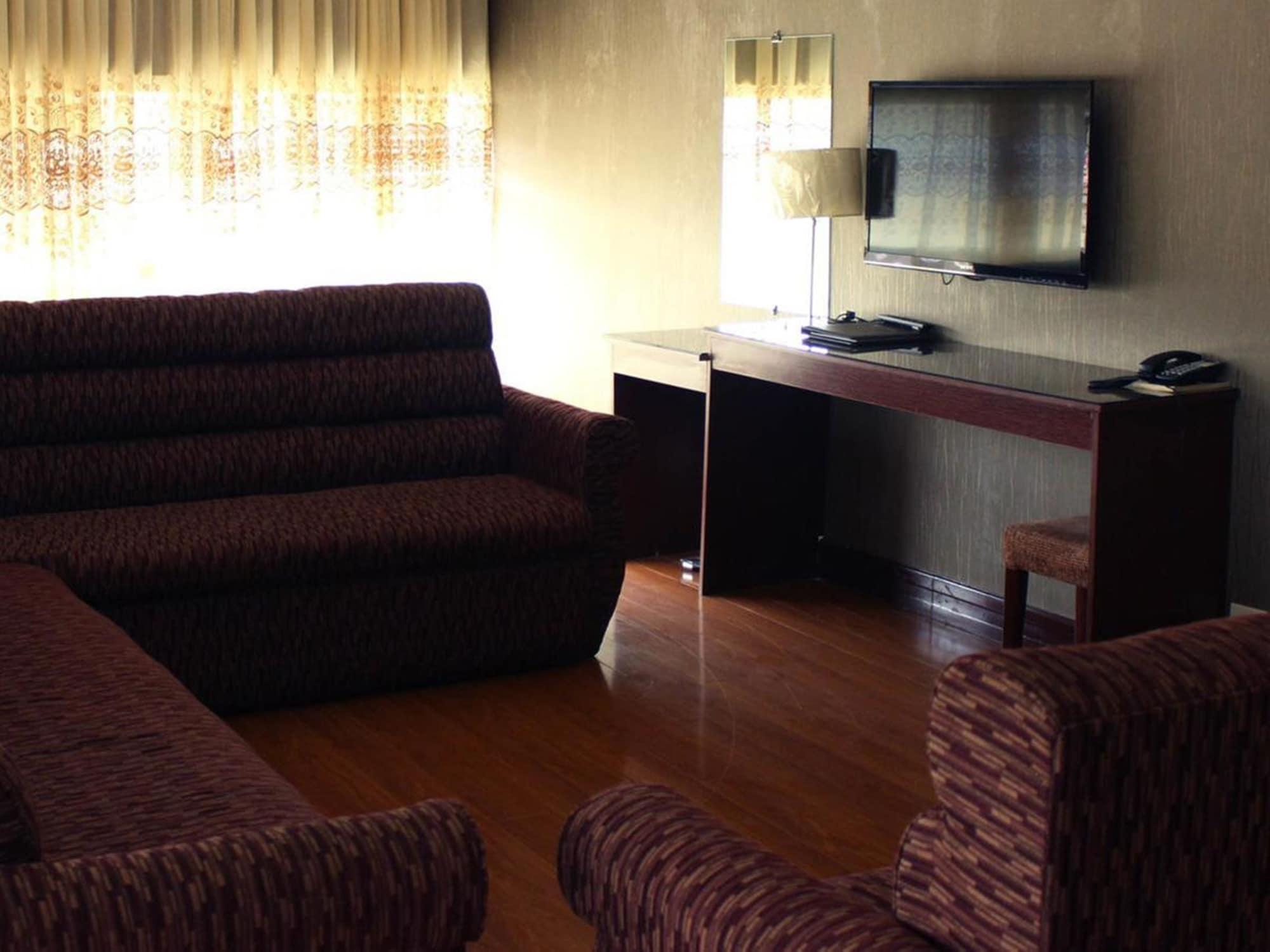 באגויו Baguio Crown Legacy Hotel מראה חיצוני תמונה
