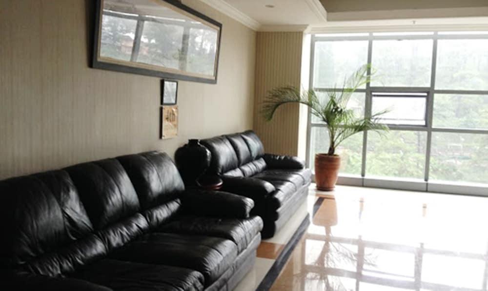 באגויו Baguio Crown Legacy Hotel מראה חיצוני תמונה